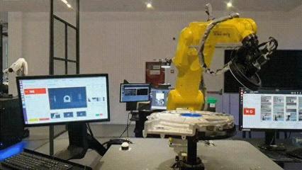 機械臂搬進了寫字樓？它們正以「億」倍速加速工業自動化控制